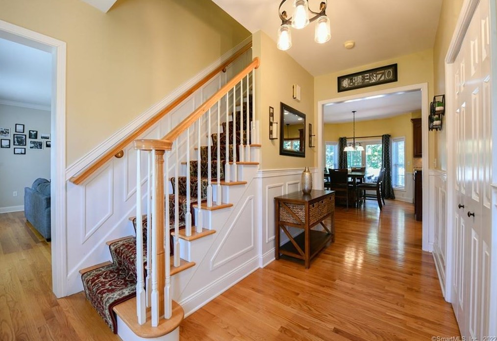 51 Fox Hollow Ln, Bristol, CT 06010