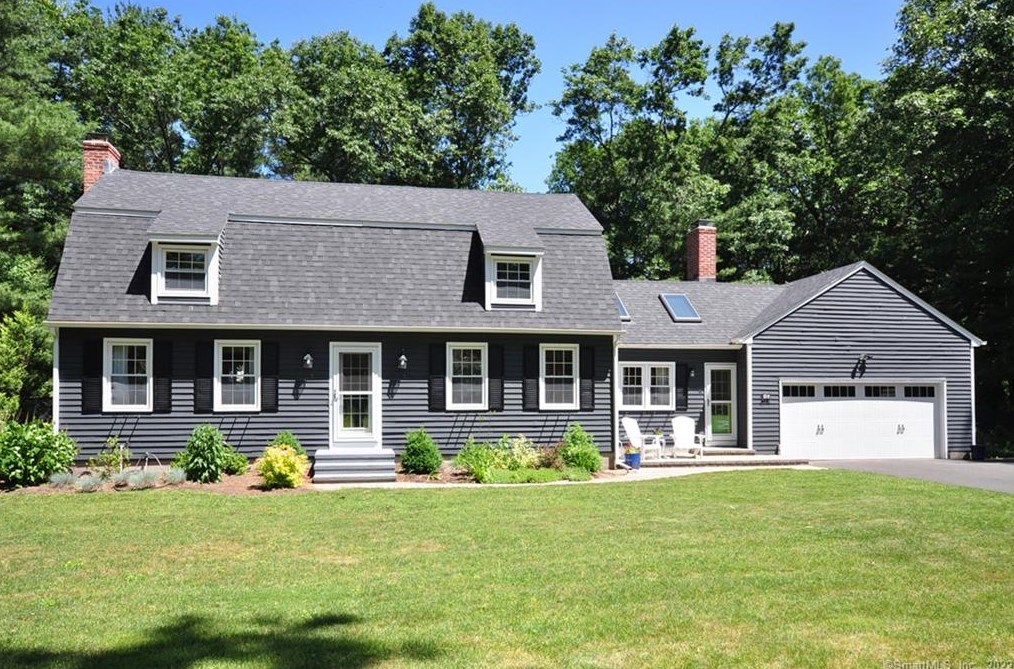10 Winhart Dr, Granby, CT 06035