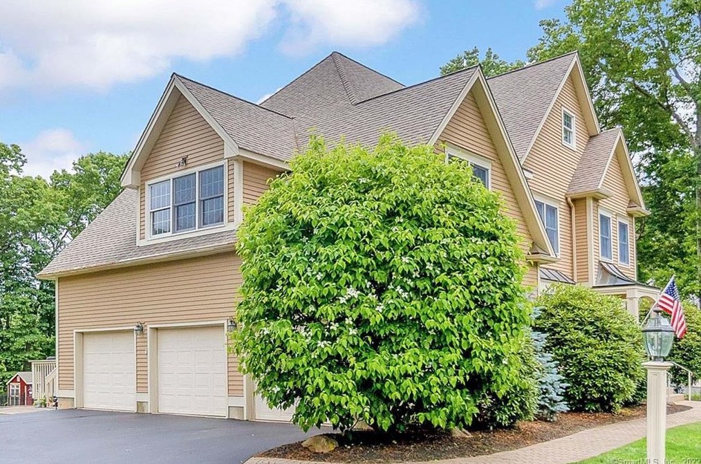 12 Ellridge Pl, Ellington, CT 06029