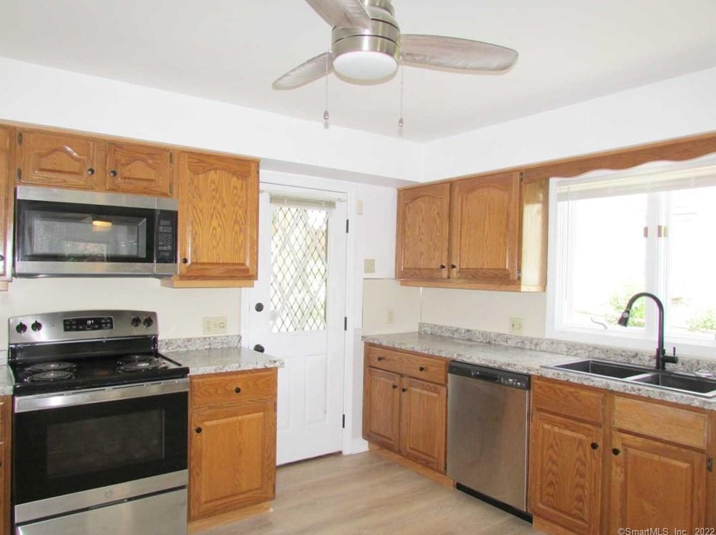184 Maplewood Ave #u1, Torrington, CT 06790