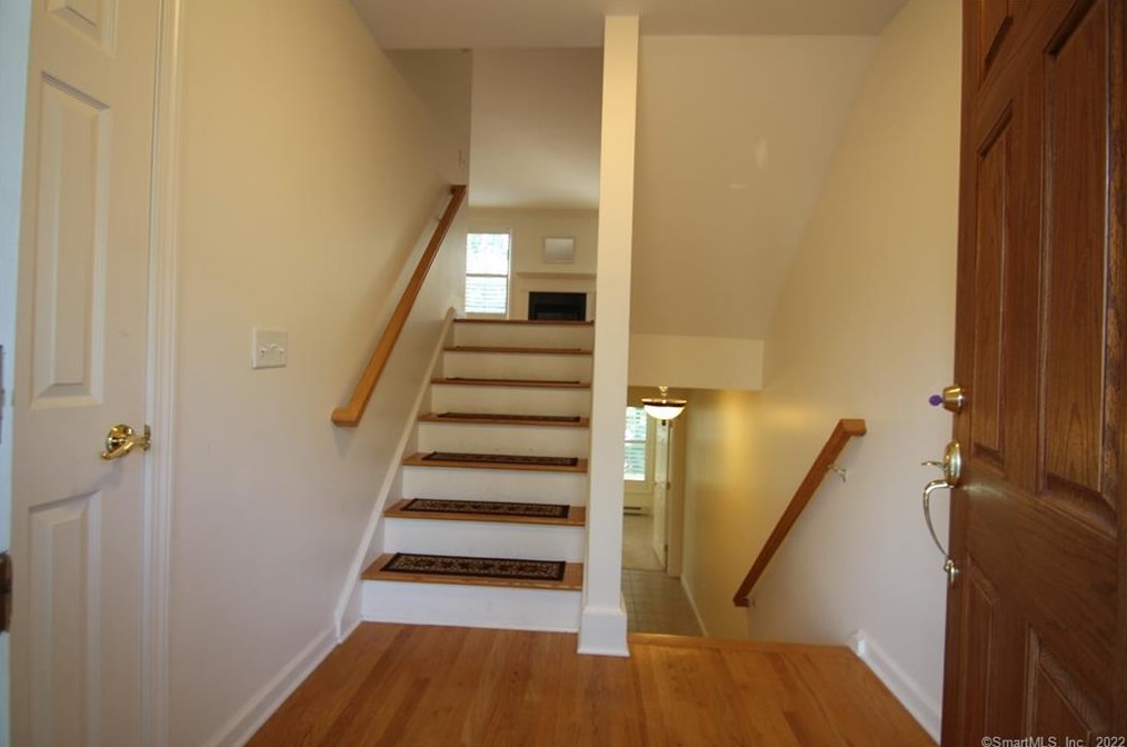 1702 Briar Woods Ln, Danbury, CT 06810
