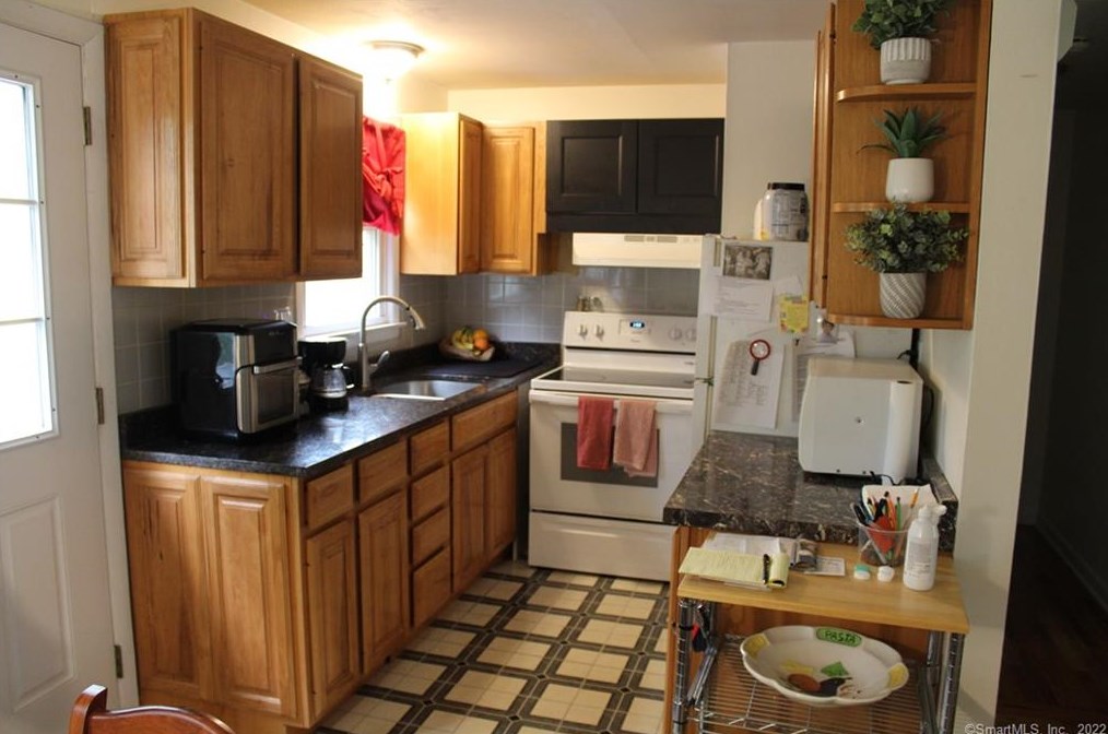 144 E Main St #13d, Clinton, CT 06413