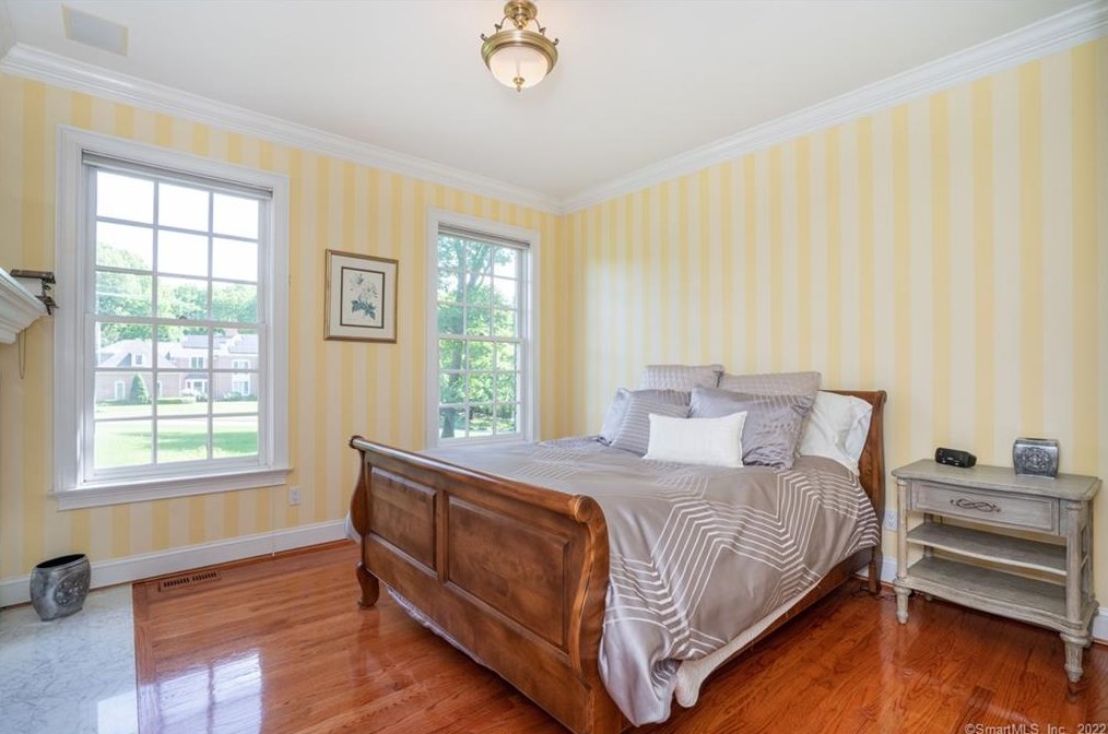 41 Brian Ln, Avon CT 06001-3530 exterior