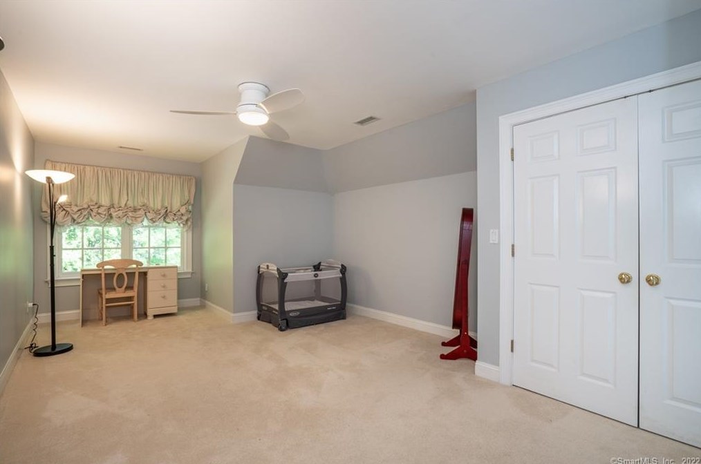 41 Brian Ln, Avon CT 06001-3530 exterior