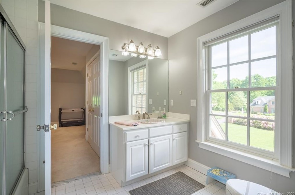 41 Brian Ln, Avon CT 06001-3530 exterior