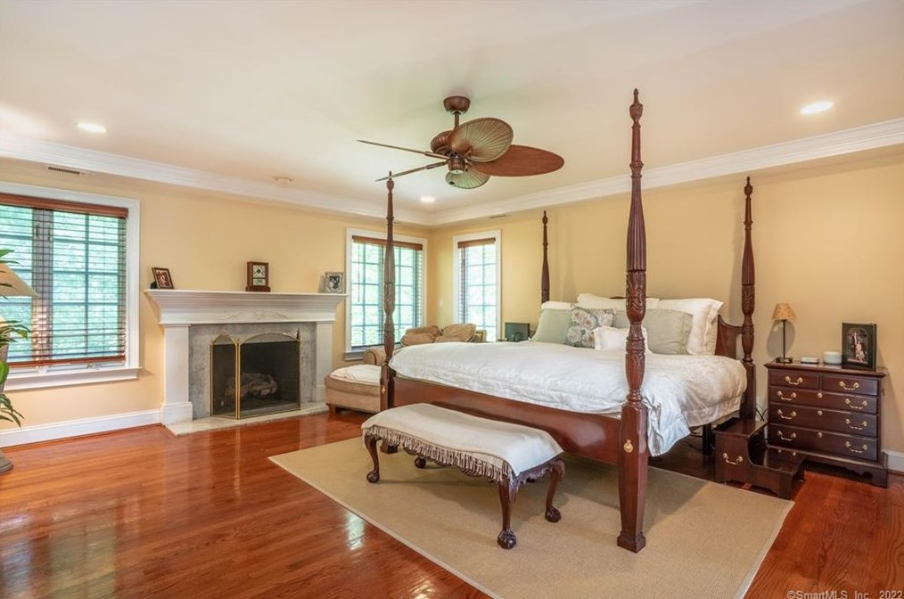 41 Brian Ln, Avon CT 06001-3530 exterior