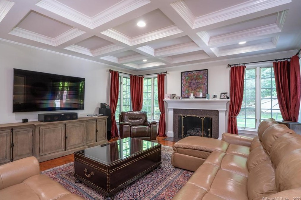 41 Brian Ln, Avon CT 06001-3530 exterior