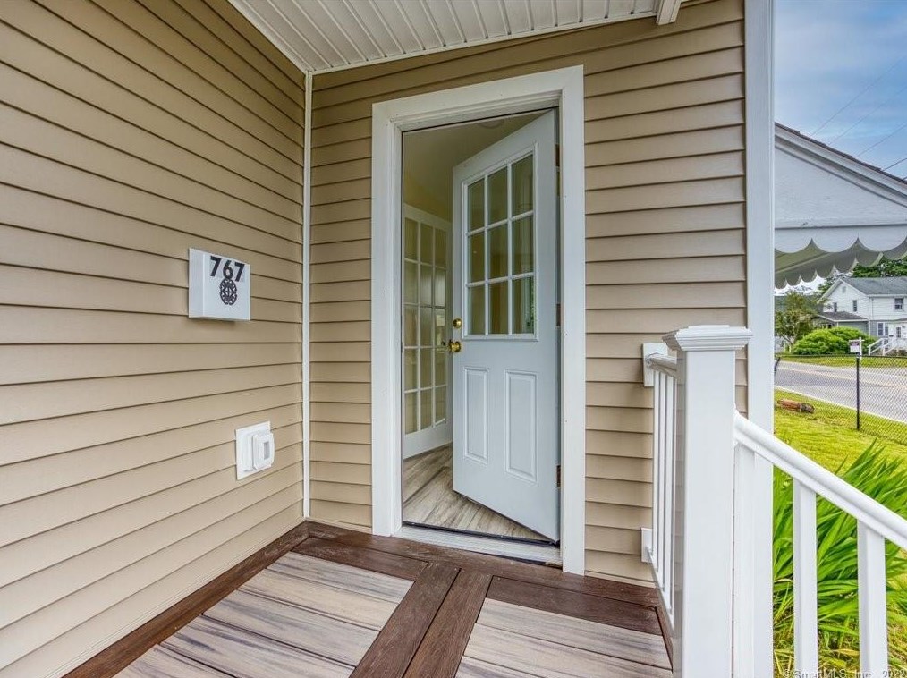 767 Broad St Ext, Waterford, CT 06385
