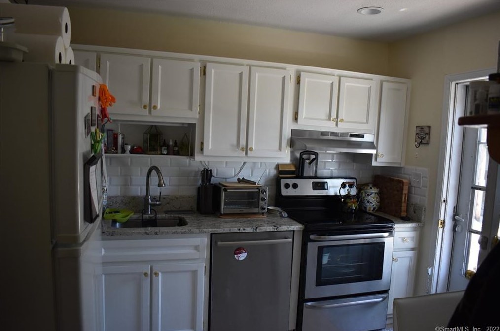 208 Park St #22, New Canaan, CT 06840