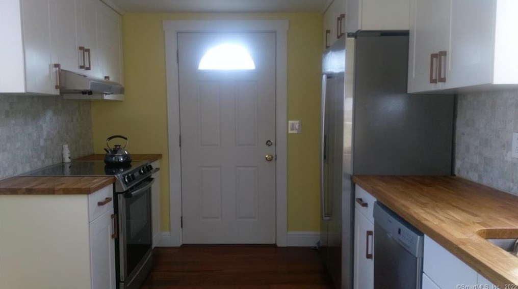 24 Home Ct #14, Stamford, CT 06902