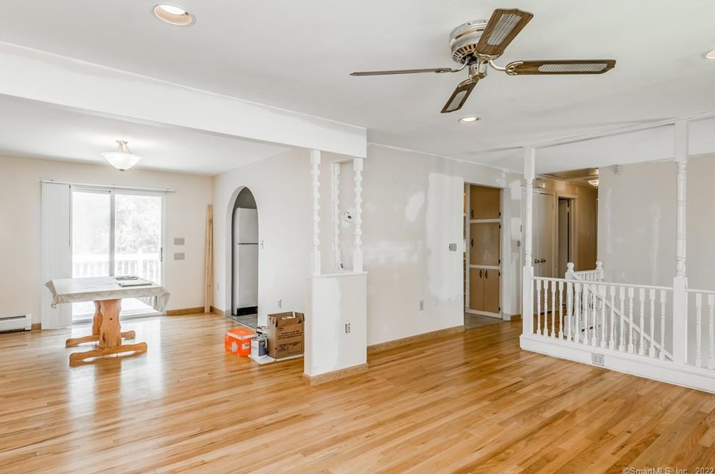 62 Farnham Dr, Hartford, CT 06118-3024
