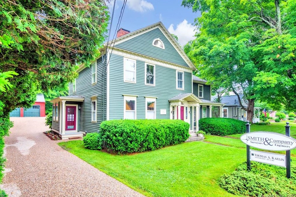 247 Main St S, Woodbury, CT 06798