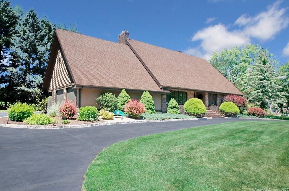 395 Sir Walter Dr, Cheshire, CT 06410