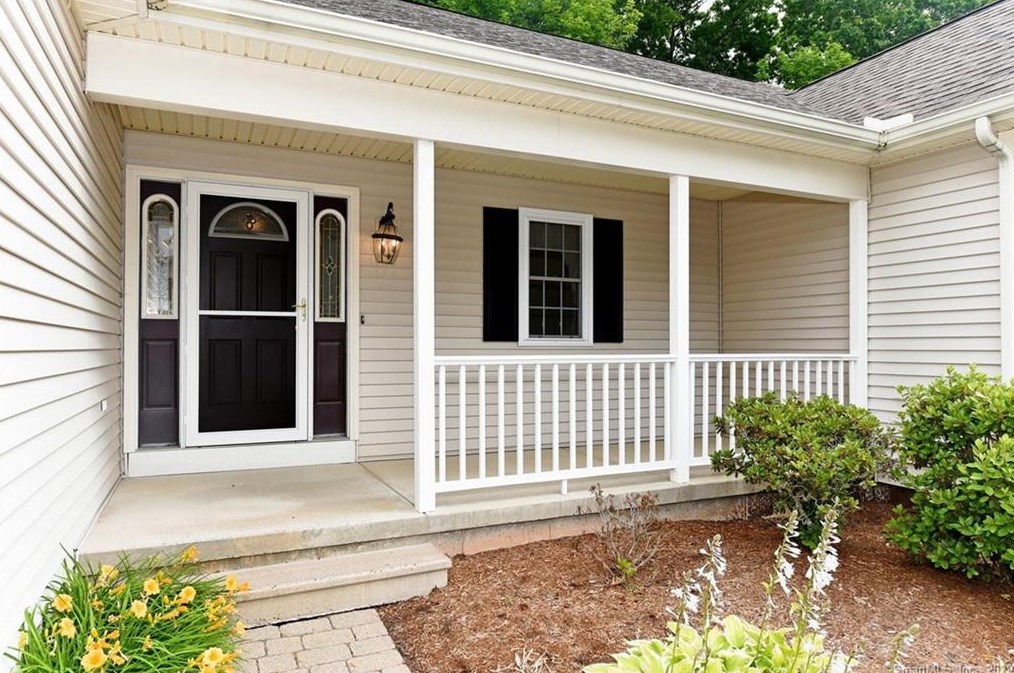 15 North Hollow #15, East Hampton, CT 06424