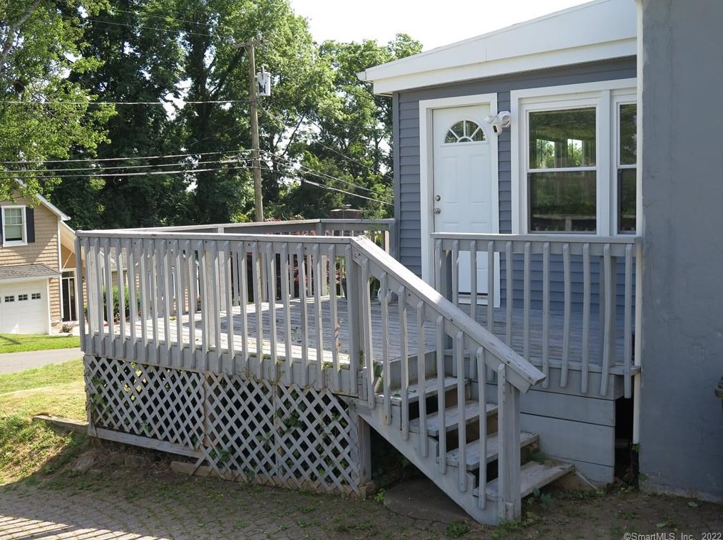 8 Ilion Rd, Danbury, CT 06812