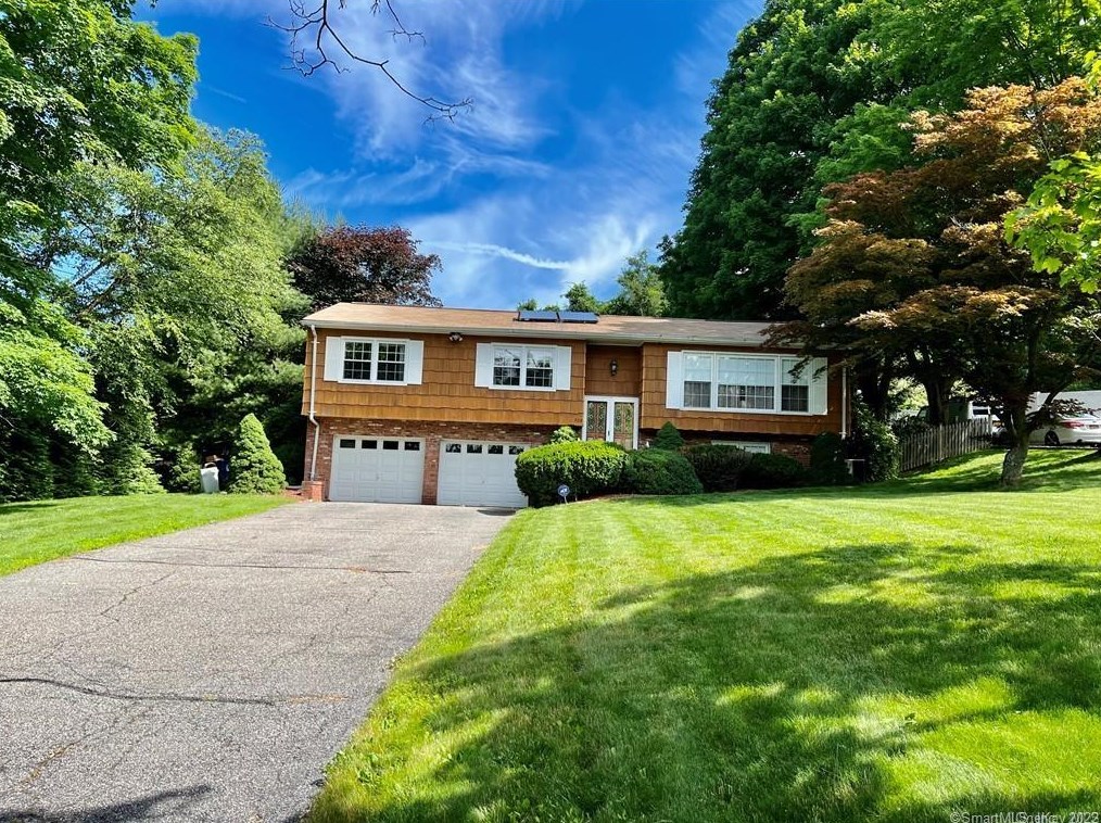 338 Union Valley Rd, Mahopac, NY 10541