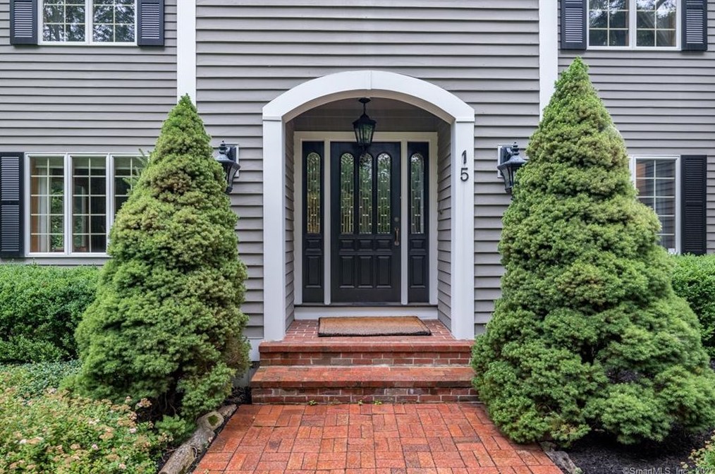 15 Sunrise Ln, Madison, CT 06443