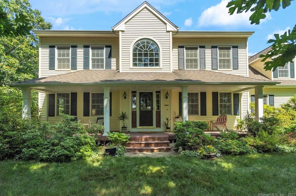 20 Goldfinch Terrace, East Lyme, CT 06333