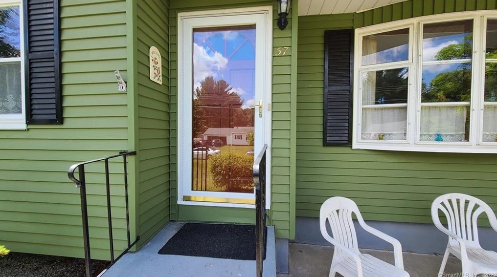 57 Hartl Dr, Vernon, CT 06066-5218