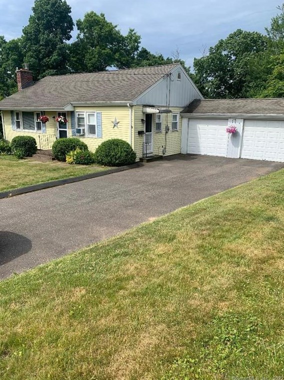 36 Fox Hill Dr, Vernon, CT 06066-3717