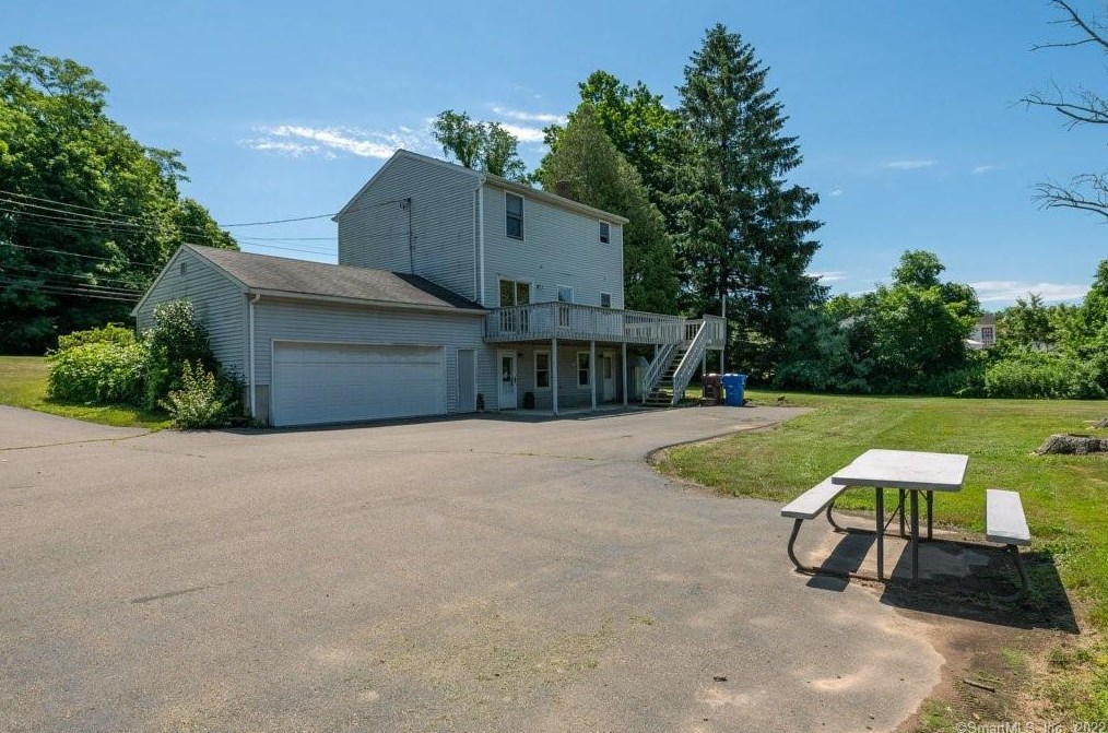 692 Forest Rd, Northford, CT 06472