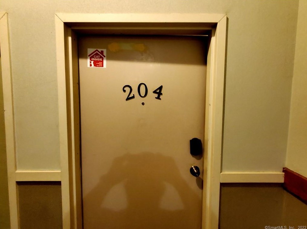 100 Broad St #204, Norwich, CT 06360