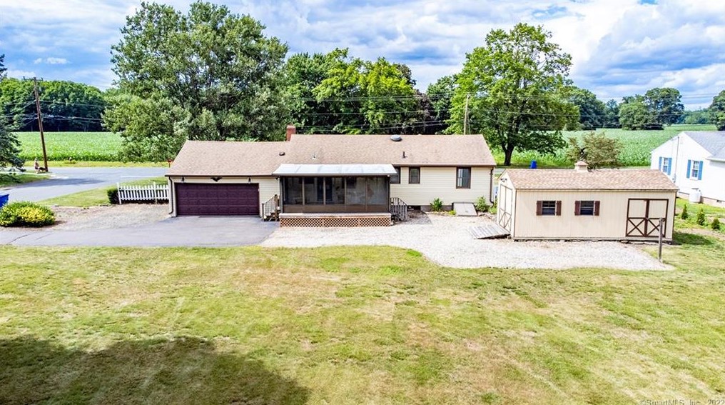 69 Geer St, Cromwell, CT 06416