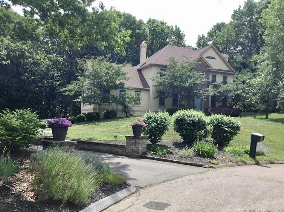 10 Doe Ln, Madison, CT 06443
