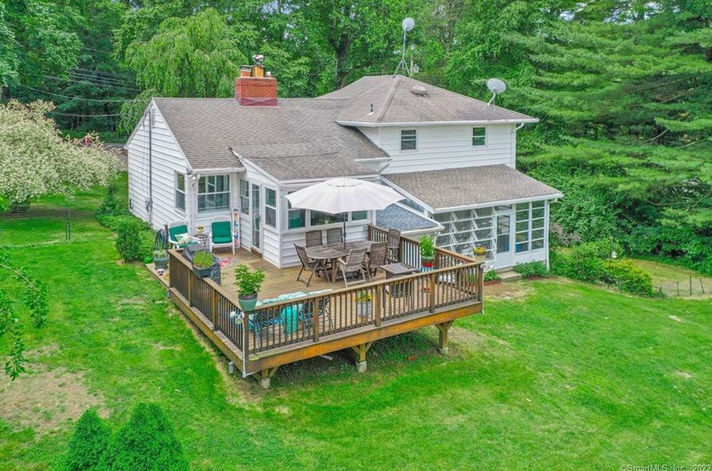 11 Federal Rd, Huntington, CT 06484