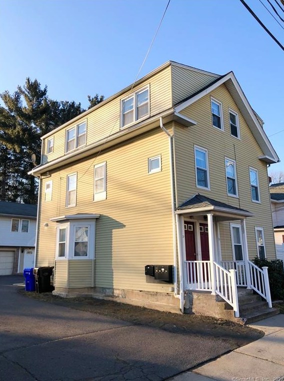21 Oak St, Middletown, CT 06457