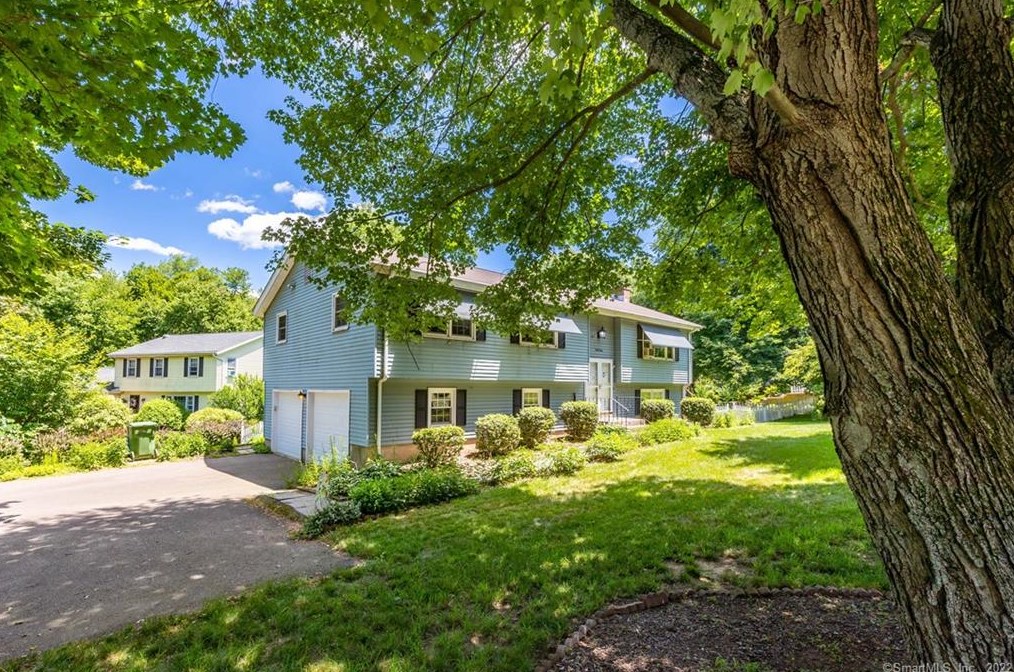 43 Harvest Ln, Windsor, CT 06095