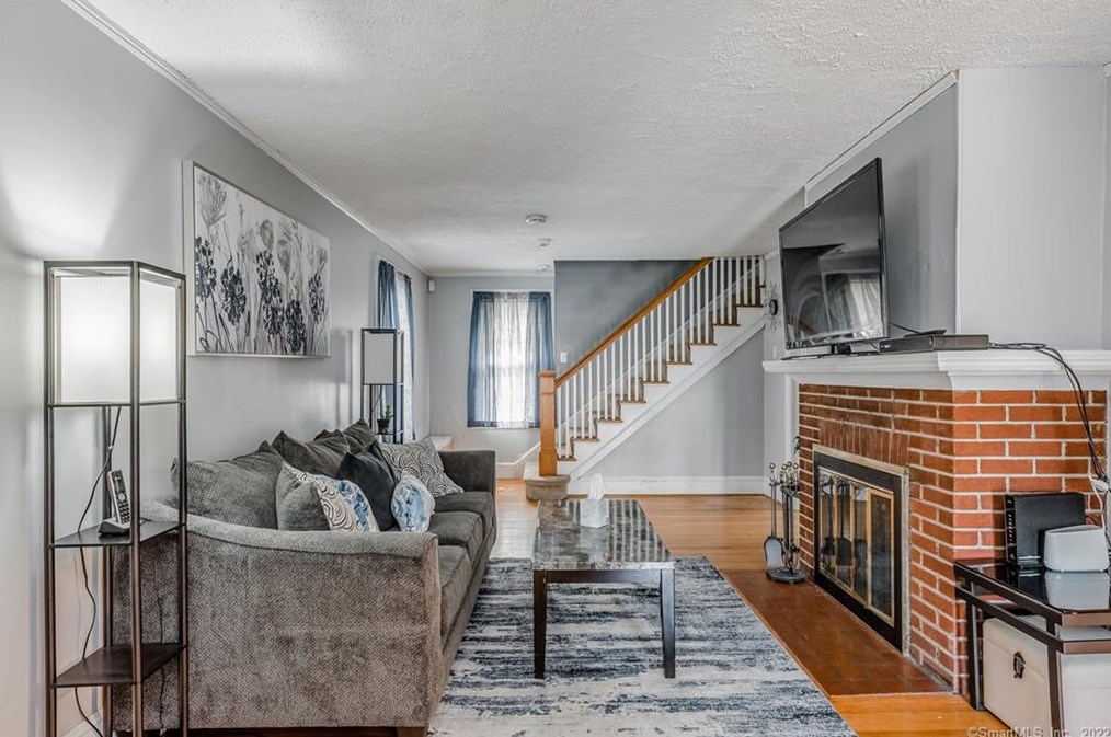 60 Palm St, Hartford CT 06112-1353 exterior