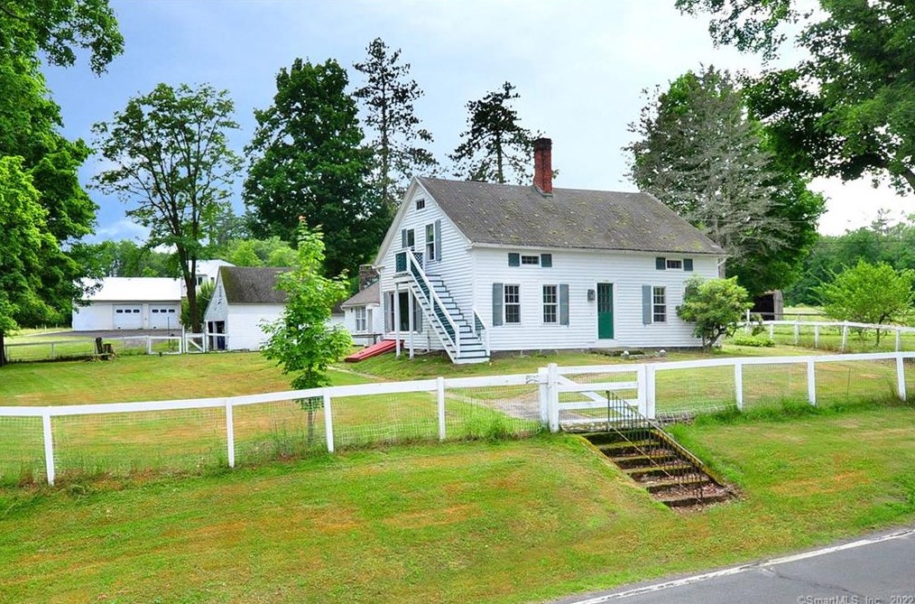 3 Pinney St, Colbrook, CT 06021