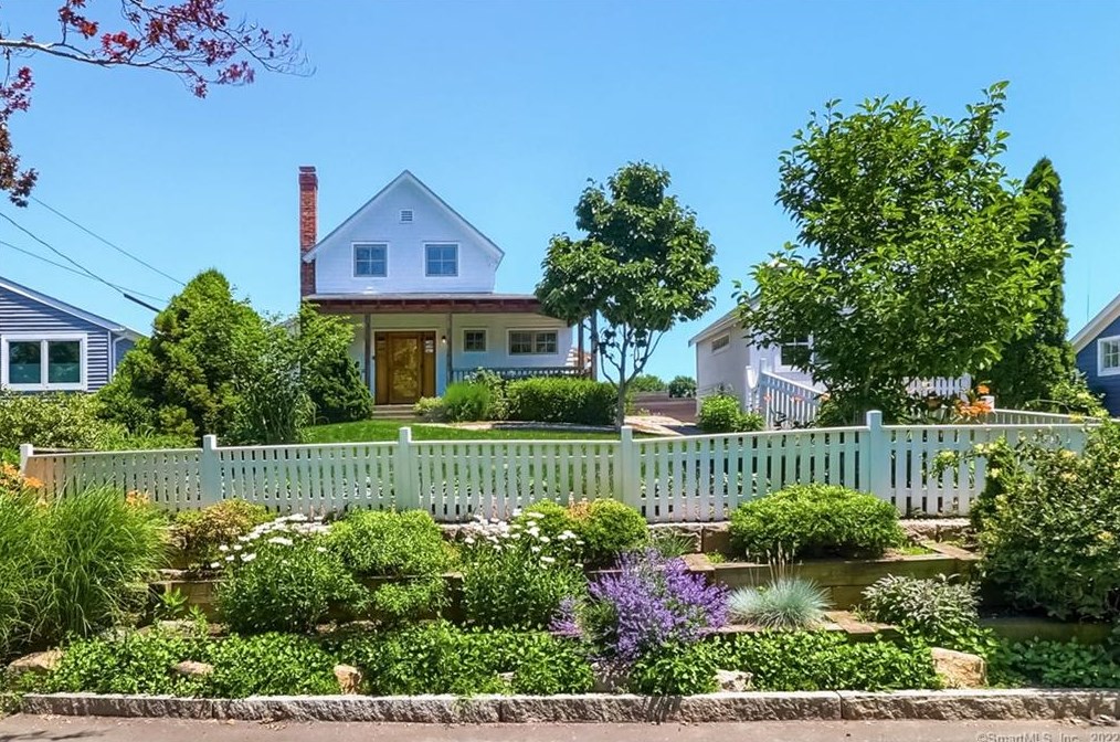 283 Clark Ave, Branford, CT 06405