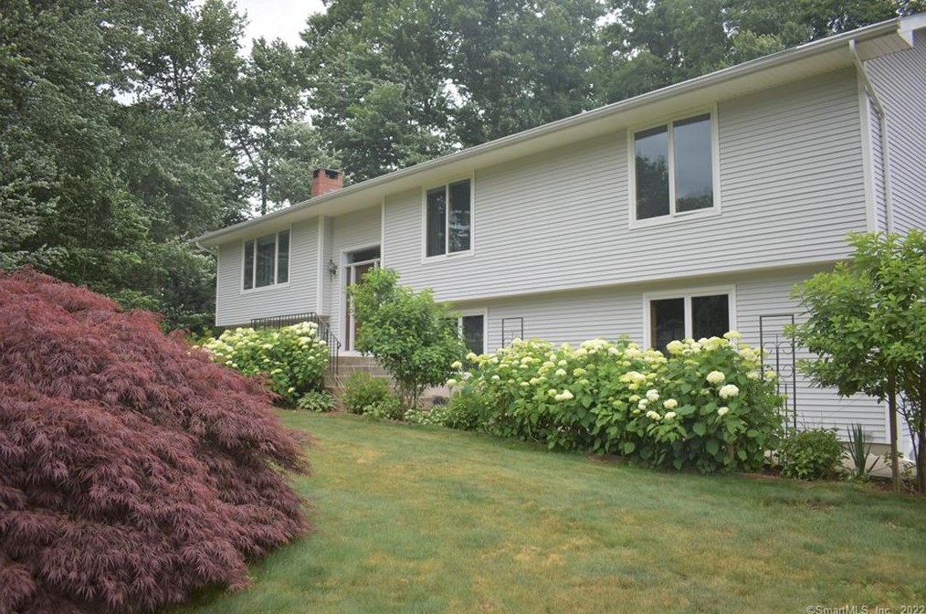 50 Old Farm Rd, Somers, CT 06071
