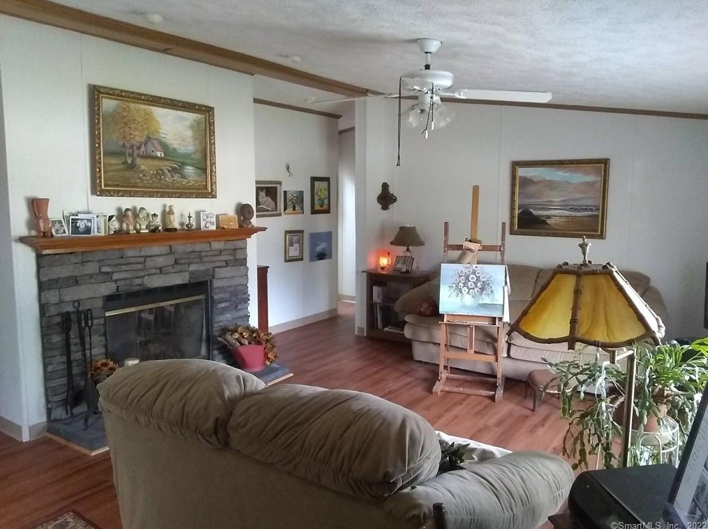 61 Evergreen Park, Clinton, CT 06413