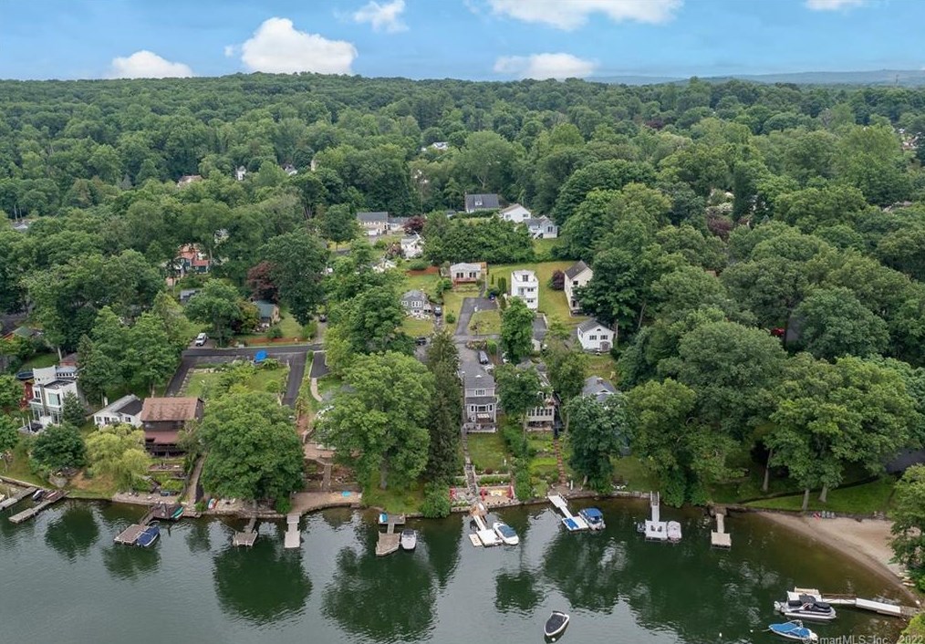 14 Boulder Ridge W, Danbury, CT 06811