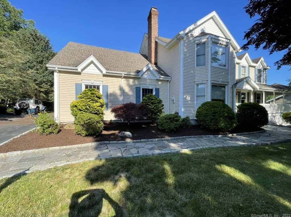 330 Harvest Ridge Rd, Stratford, CT 06614-1029