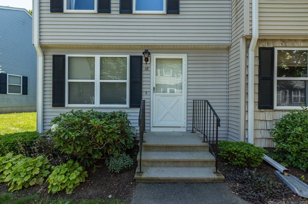 18 Periwinkle Ln Unit 18, Glastonbury, CT