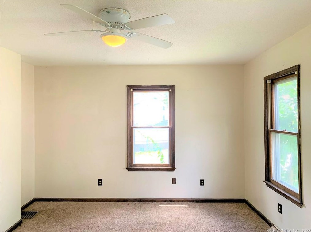 96 Elm St, Winsted, CT 06098