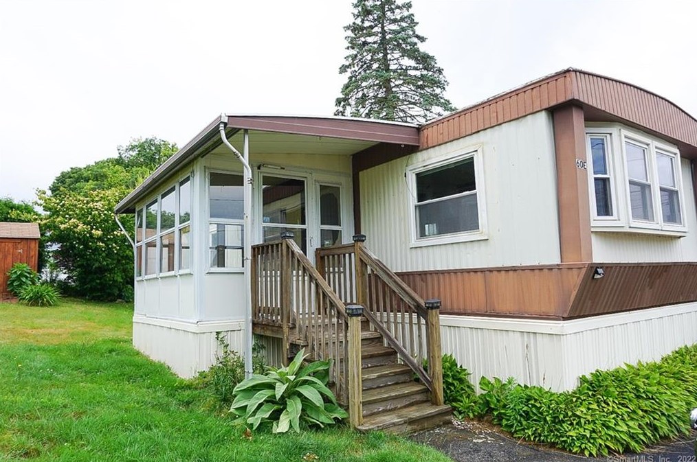 60 E St, Groton, CT 06340
