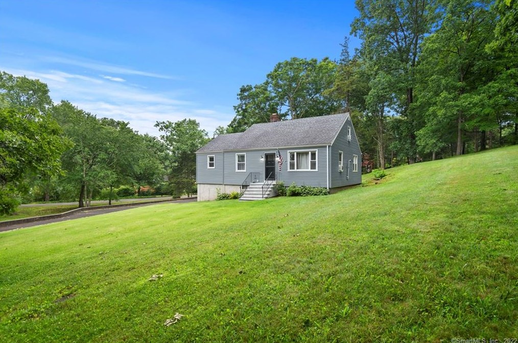 55 Webb Cir, Upper Stepney, CT 06468