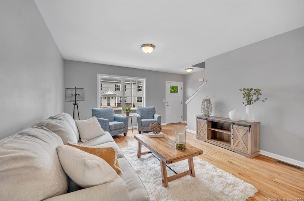 88 Woodhouse Ave #5, Wallingford, CT 06492