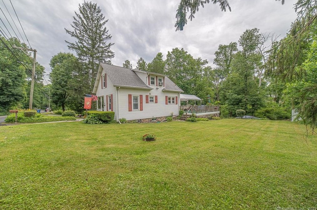 227 Stadley Rough Rd, Danbury, CT 06811-3235