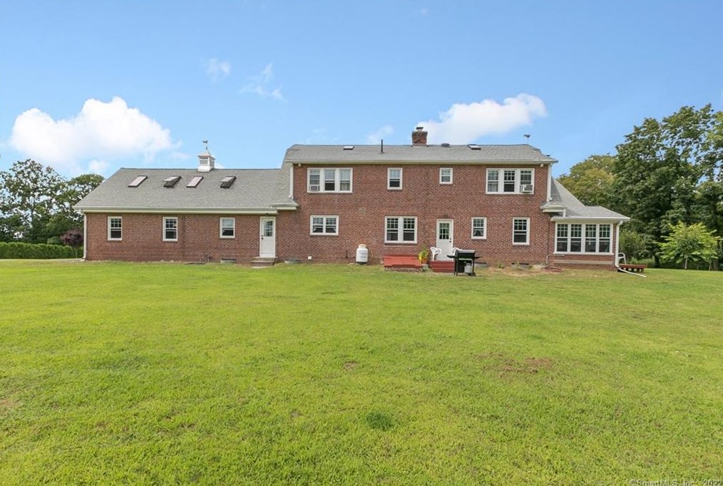 1576 Main St, Wapping, CT 06074