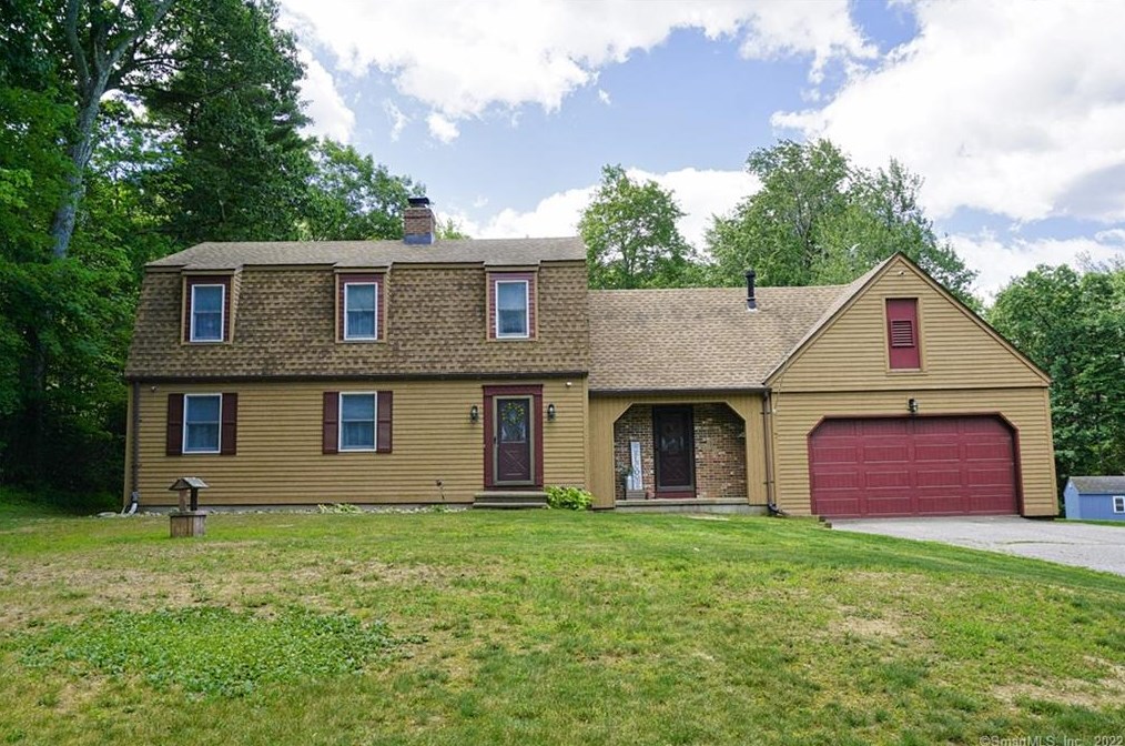 7 Pine Mountain Cir, Winsted, CT 06063