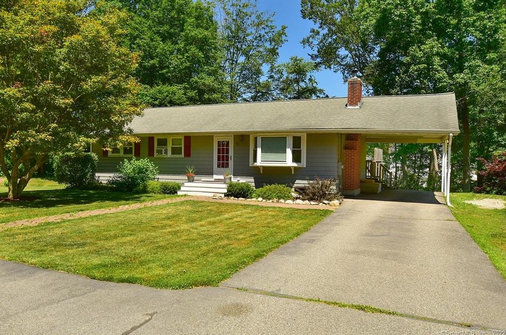 10 Beechcrest Dr, East Hampton, CT 06424