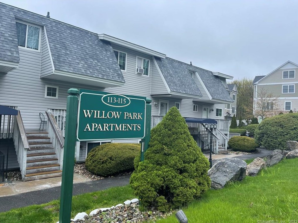 113 Park Ave, Danbury, CT 06810-7556