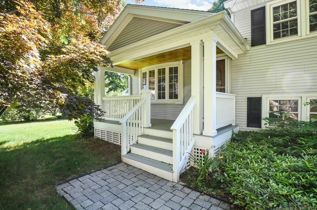 31 Fiesta Hts, Meriden, CT 06451-2701