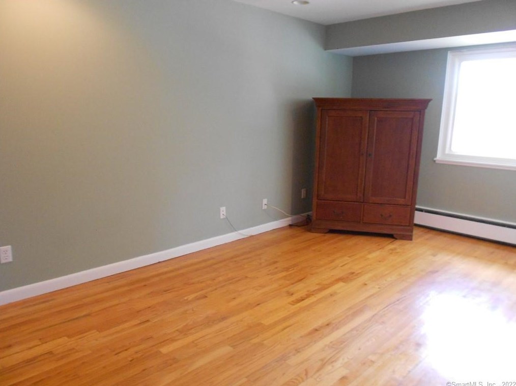 148 Centerbrook Rd, New Haven CT  06518-3402 exterior